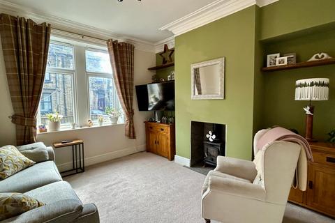 4 bedroom end of terrace house for sale, Stradmore Road, Denholme, Bradford, BD13