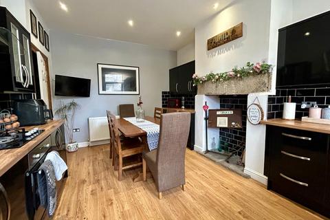 4 bedroom end of terrace house for sale, Stradmore Road, Denholme, Bradford, BD13