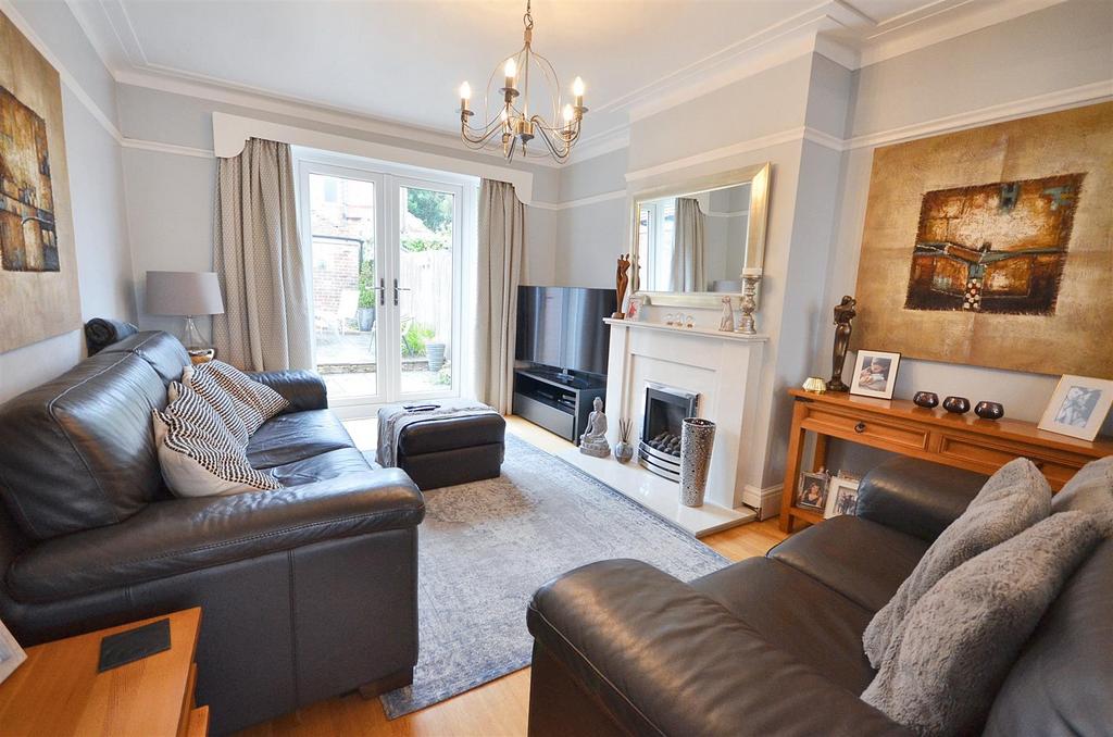 Lounge / Dining Room