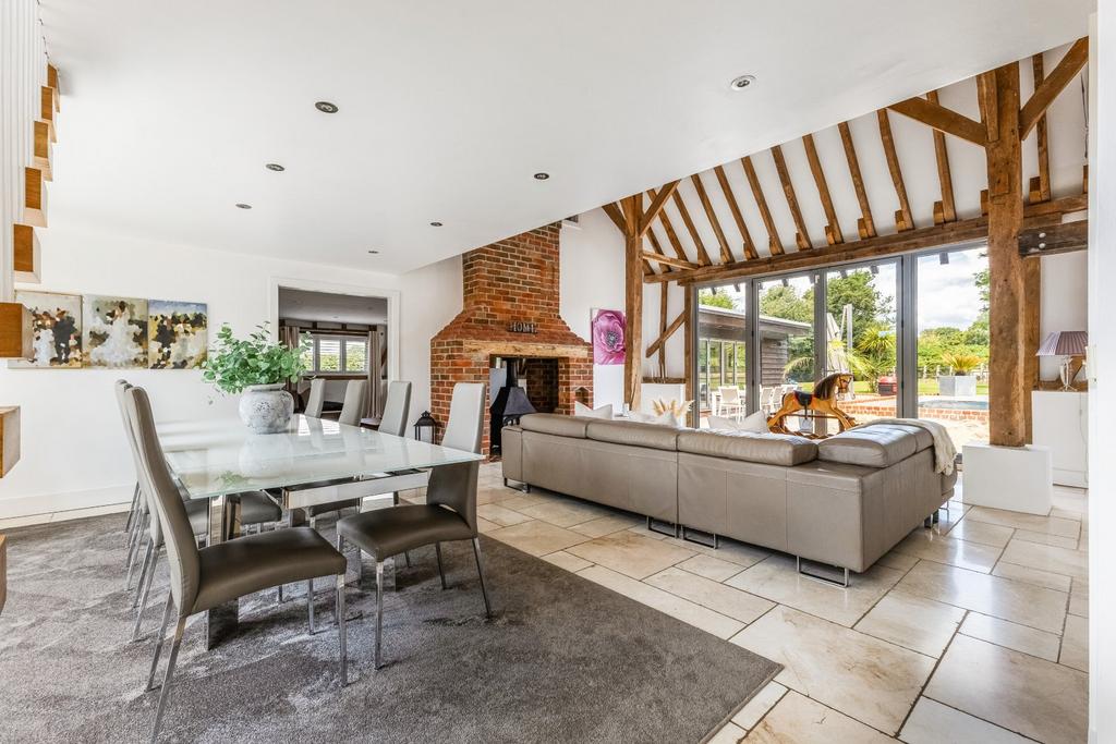 Sitting/Dining Room