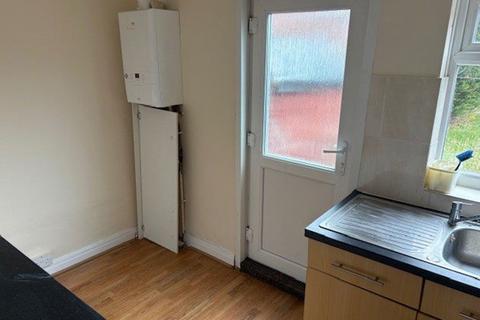 2 bedroom terraced house to rent, 206 Danube Road, Hull, HU5 5UX