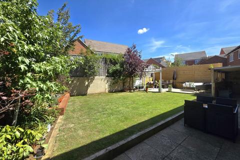 8 Bounds Close, Long Buckby, Northampton, NN6 7WH
