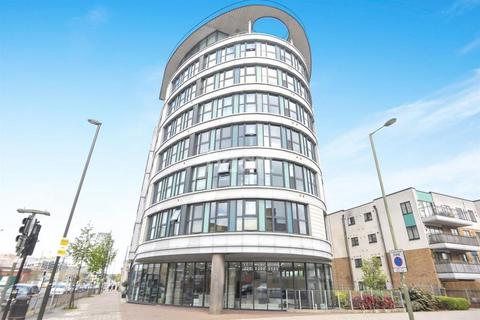 2 bedroom flat to rent, Mannock Close, Colindale