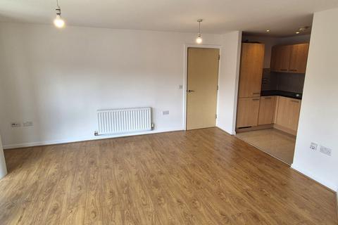 2 bedroom flat to rent, Mannock Close, Colindale