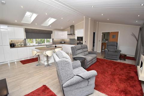 3 bedroom park home for sale, Woodham Walter, Maldon
