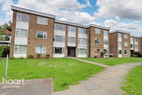 2 bedroom apartment for sale, Ferguson Court, Gidea Park, RM2 6RJ