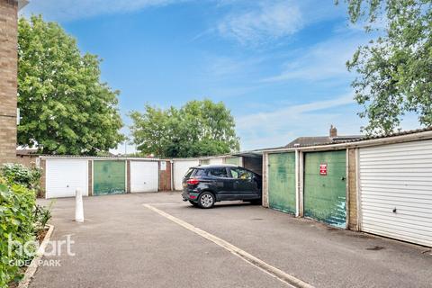 2 bedroom apartment for sale, Ferguson Court, Gidea Park, RM2 6RJ