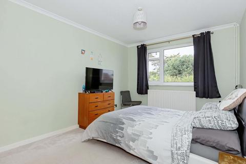15, Russell Court Bridge Close, Lancing, BN15 8BP