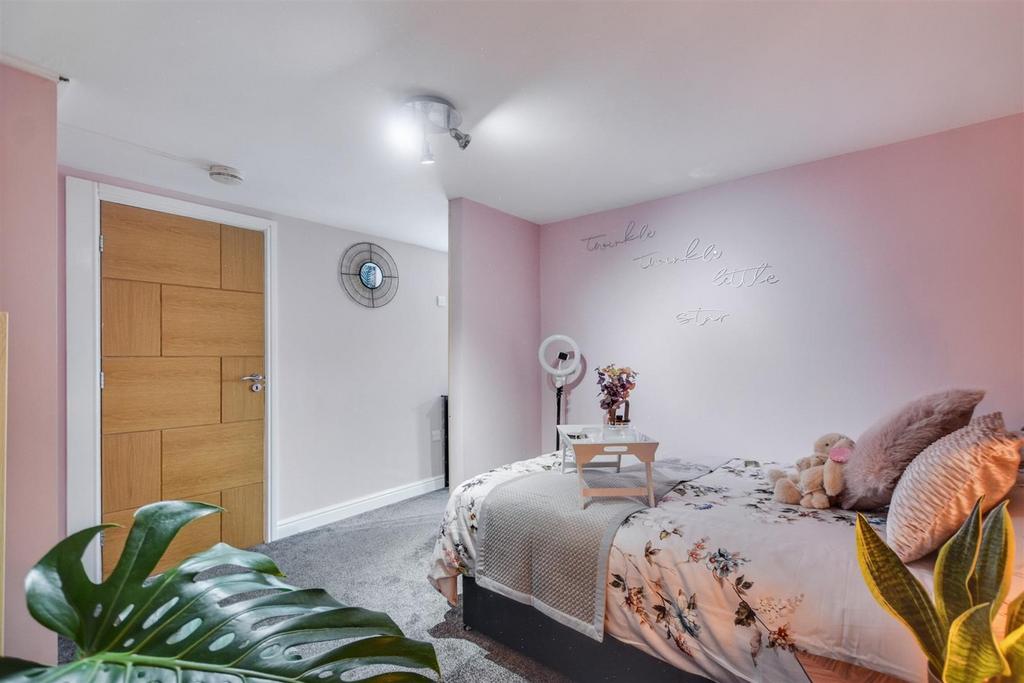 Annex Bedroom 3.jpeg