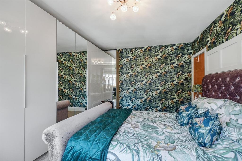 Bedroom 1 2.jpeg