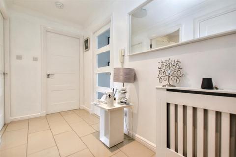 17/8 Carnwath Court Carnwath Road, Carluke, ML8 4DF