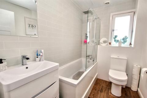 17/8 Carnwath Court Carnwath Road, Carluke, ML8 4DF