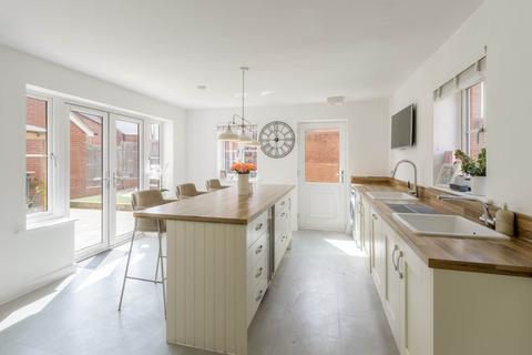 4 bedroom detached house for sale, Glebe Road, Northampton NN7