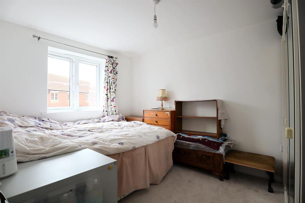 Bedroom 1.jpg