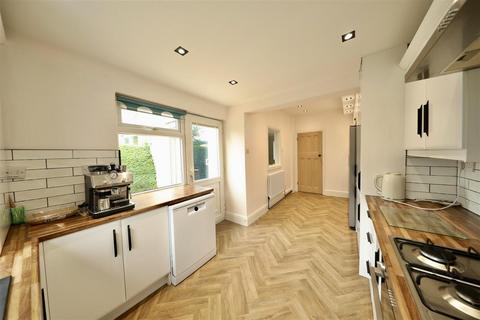 48 Beech Avenue, Garden Village, Hull, HU8 8QJ