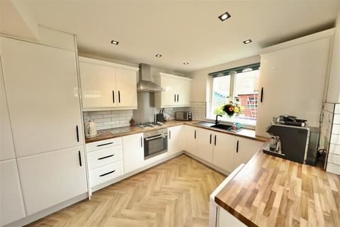 48 Beech Avenue, Garden Village, Hull, HU8 8QJ