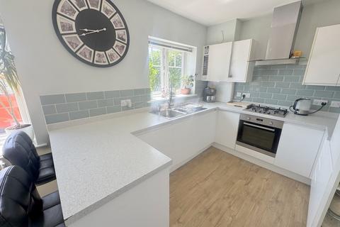1 Catherine Close, Poole, BH12 3EF
