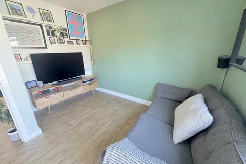 1 Catherine Close, Poole, BH12 3EF