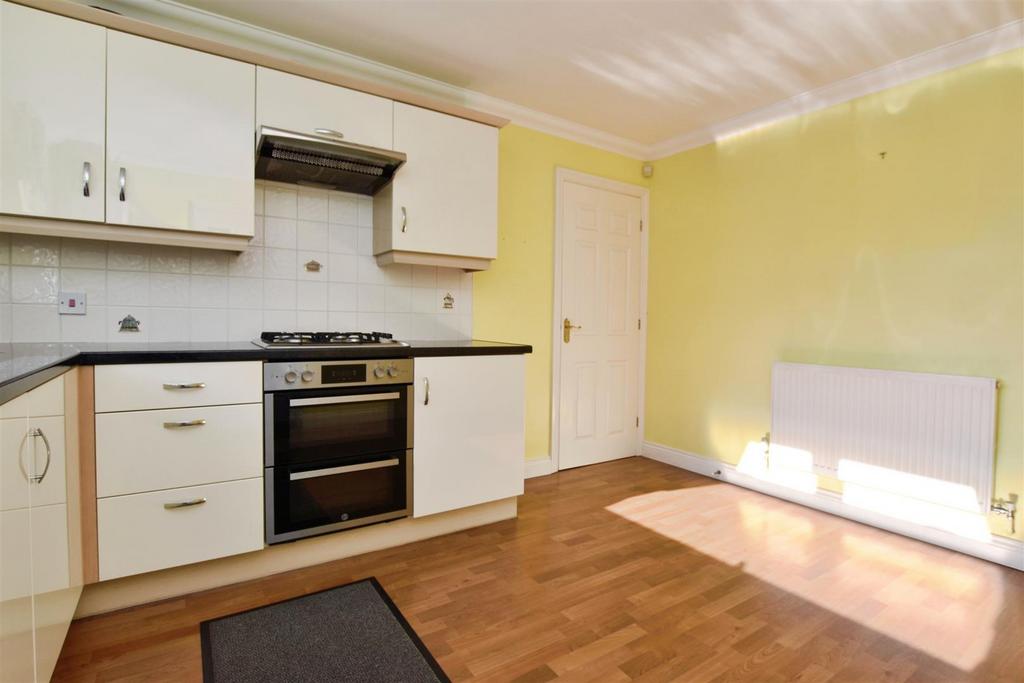 05fb46d5-kitchen 20b.JPG