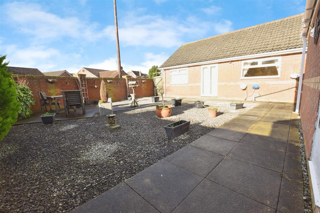 179edec3-rear 20garden.JPG