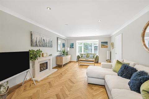 2 Mark Close, Seaford, BN25 4JF