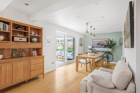 2 Mark Close, Seaford, BN25 4JF
