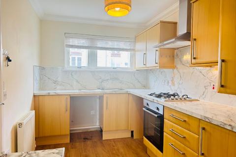 3 bedroom terraced house to rent, Elm Court, Bridge of Earn, Perthshire, PH2