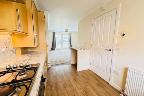 3 bedroom terraced house to rent, Elm Court, Bridge of Earn, Perthshire, PH2