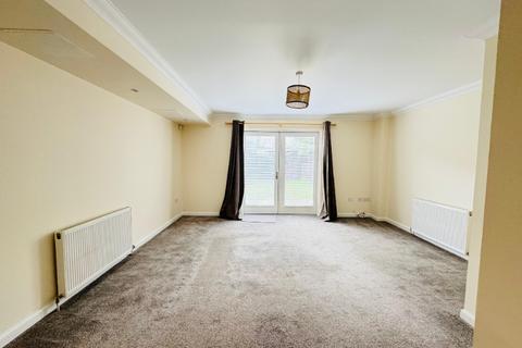 3 bedroom terraced house to rent, Elm Court, Bridge of Earn, Perthshire, PH2