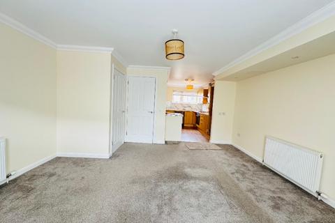 3 bedroom terraced house to rent, Elm Court, Bridge of Earn, Perthshire, PH2