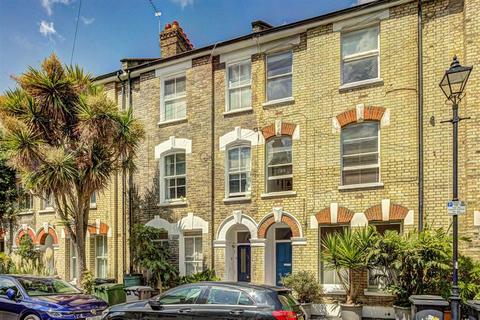 Bonnington Square, London SW8
