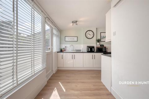 87 Globe Road, Hornchurch, RM11 1BN