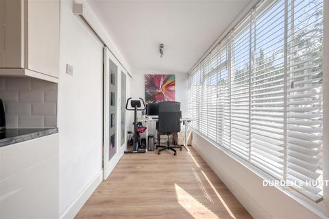87 Globe Road, Hornchurch, RM11 1BN