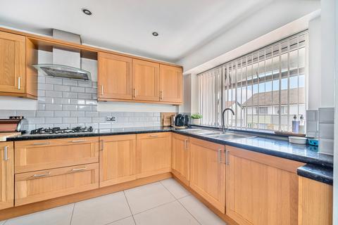 5 Britten Drive, Barnstaple, EX32 8AQ