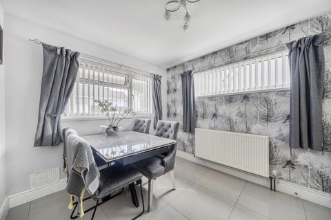 5 Britten Drive, Barnstaple, EX32 8AQ