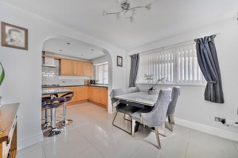 5 Britten Drive, Barnstaple, EX32 8AQ