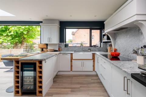 56 Ainsty Avenue, York, YO24 1HH