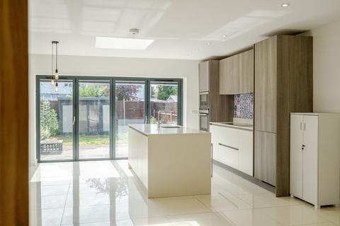 93 Pavilion Way, Ruislip, HA4 9JL