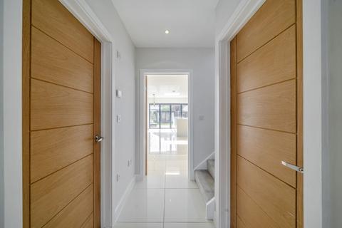 93 Pavilion Way, Ruislip, HA4 9JL