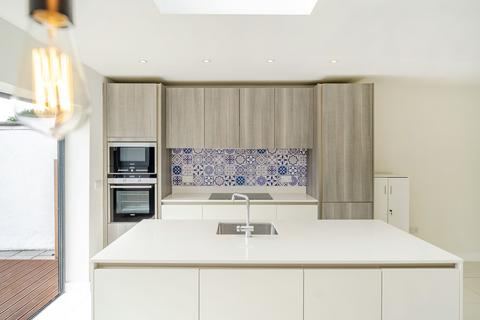 93 Pavilion Way, Ruislip, HA4 9JL