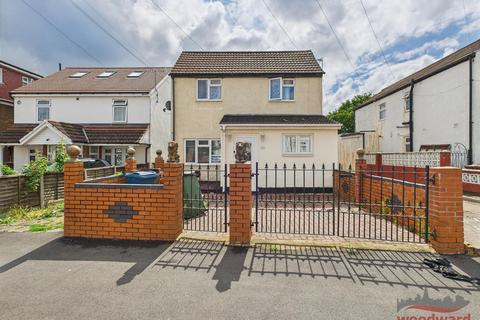 3 bedroom maisonette for sale, Corbins Lane, Harrow