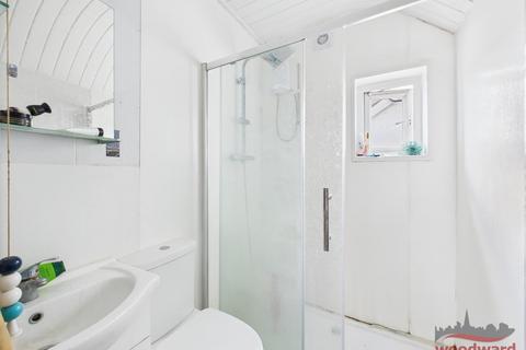 3 bedroom maisonette for sale, Corbins Lane, Harrow