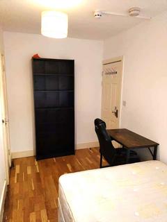 2 bedroom house share to rent, Pretoria Road, London E16