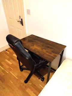 2 bedroom house share to rent, Pretoria Road, London E16
