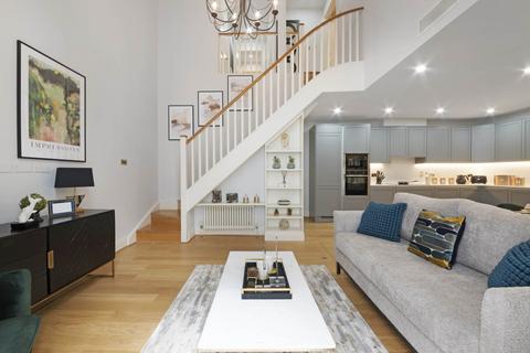 2 bedroom flat to rent, Woods Mews, Mayfair, W1