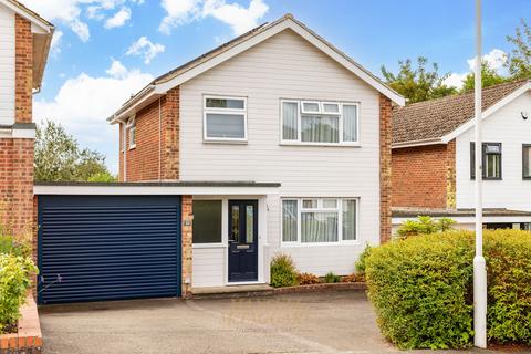 Fulmar Drive, East Grinstead RH19