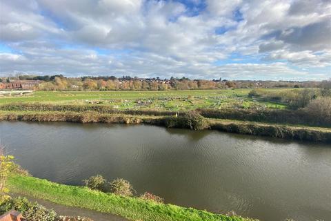 2 bedroom apartment to rent, Water Lane, Exeter