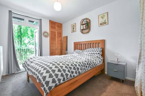 47 Reachview Close, London, NW1 0TY