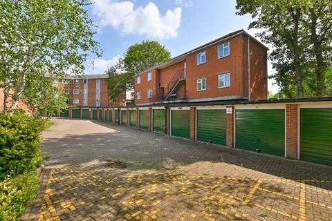 47 Reachview Close, London, NW1 0TY