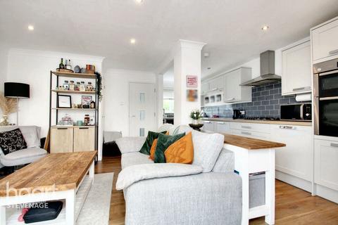 50 Carters Close, Stevenage, SG2 9QA